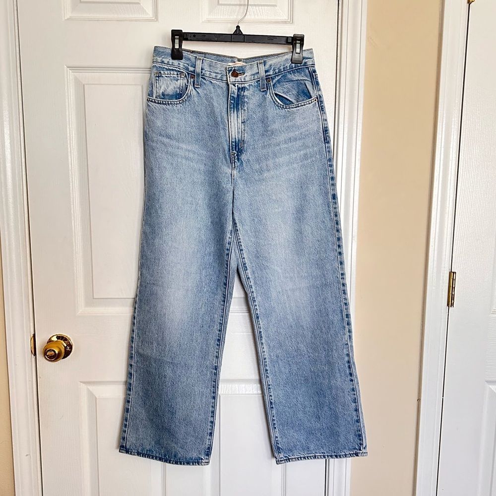 Levi’s High Waisted Straight Leg Jeans